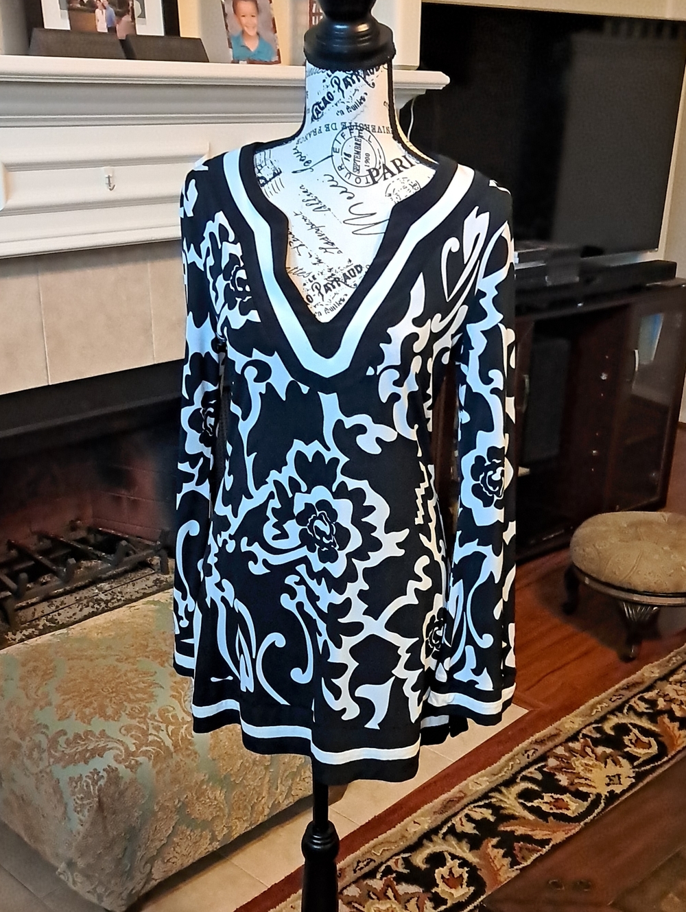White House Black Market Black and White Floral V-Neck Top